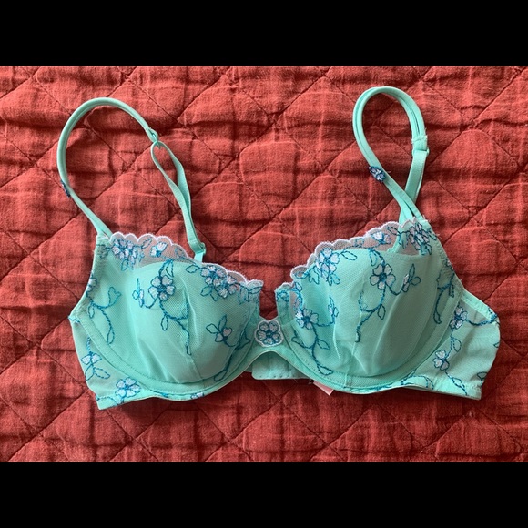 VS bra bundle - Picture 2 of 12